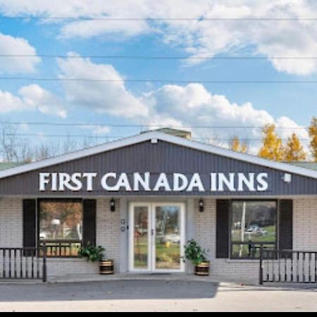 First Canada Hotel Cornwall Hwy 401 On Экстерьер фото