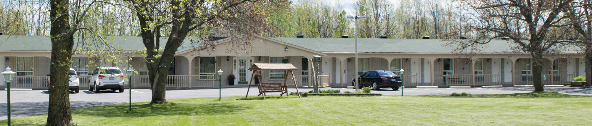 First Canada Hotel Cornwall Hwy 401 On Экстерьер фото